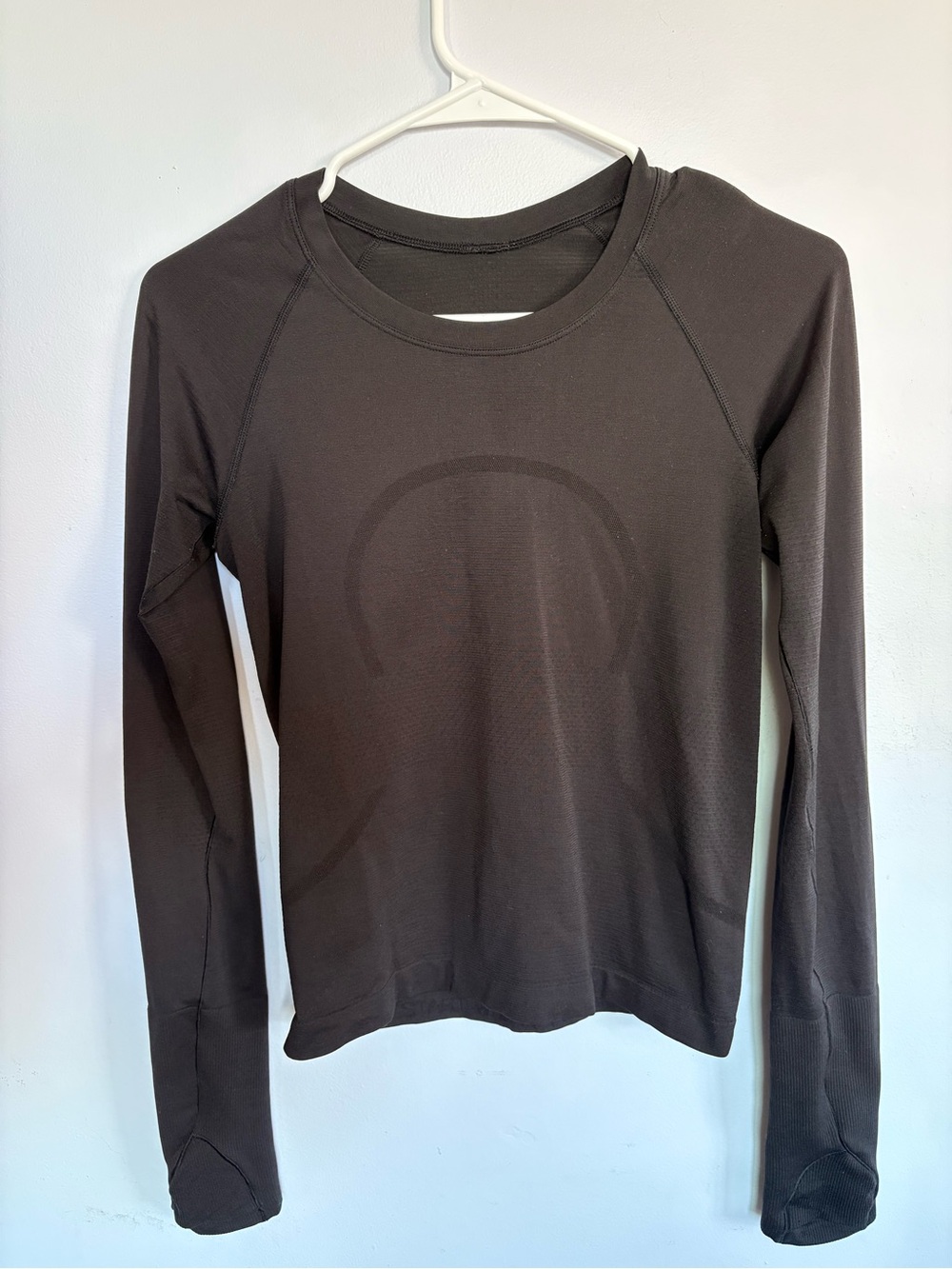 Lululemon Swiftly Tech Long-Sleeve in Black